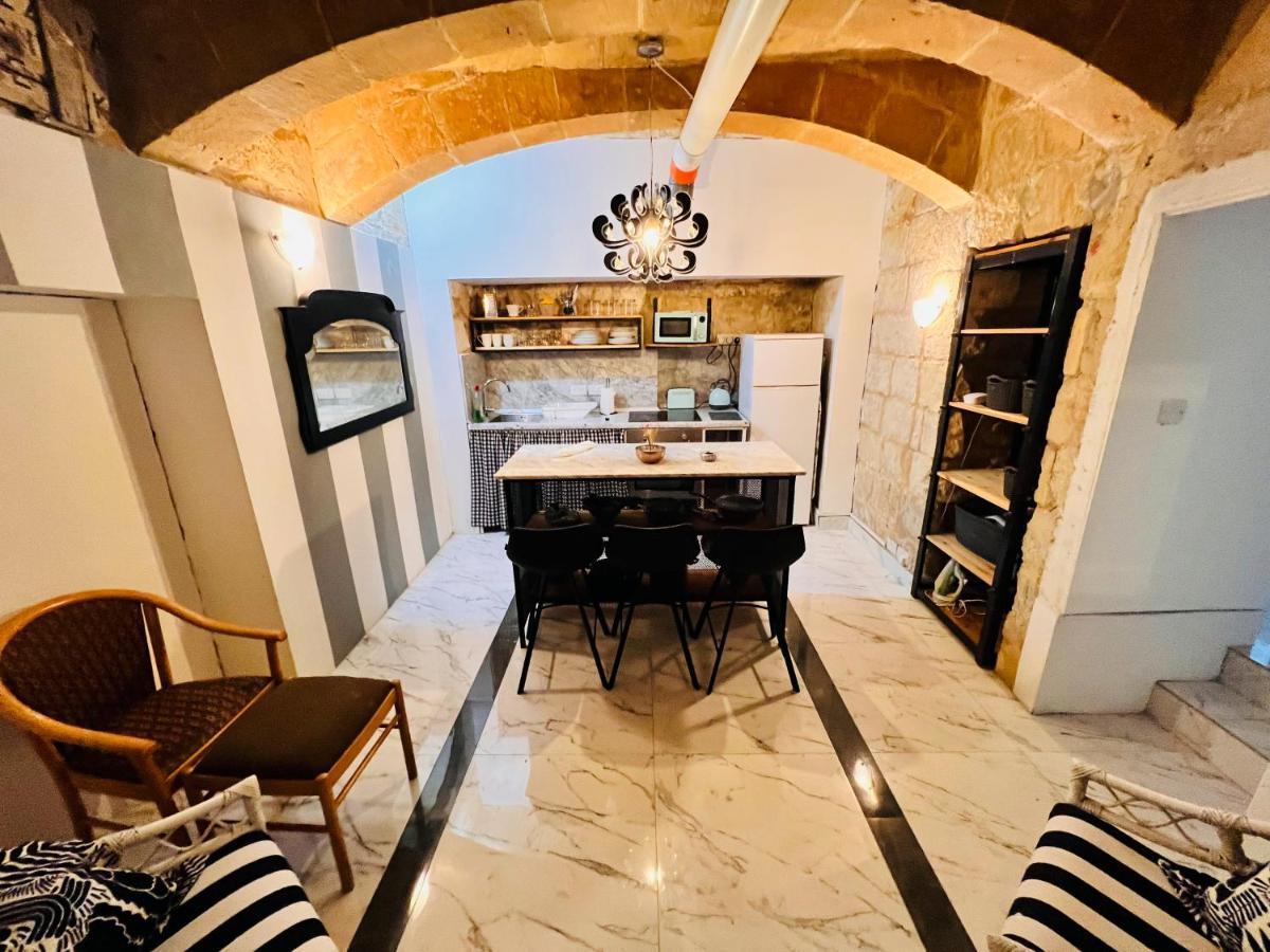 Charming Townhouse Prime Area Valletta Valeta Exterior foto