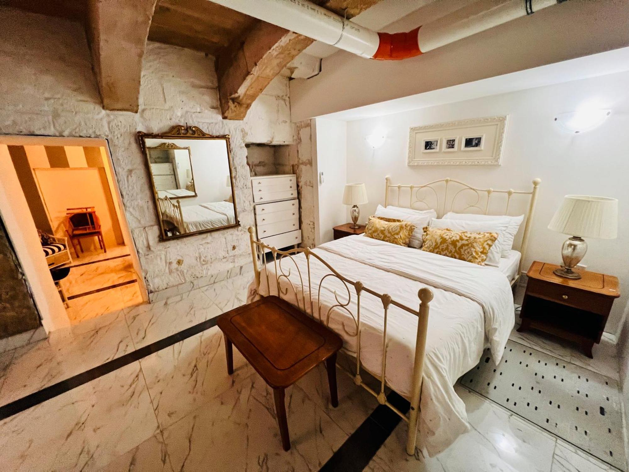 Charming Townhouse Prime Area Valletta Valeta Exterior foto