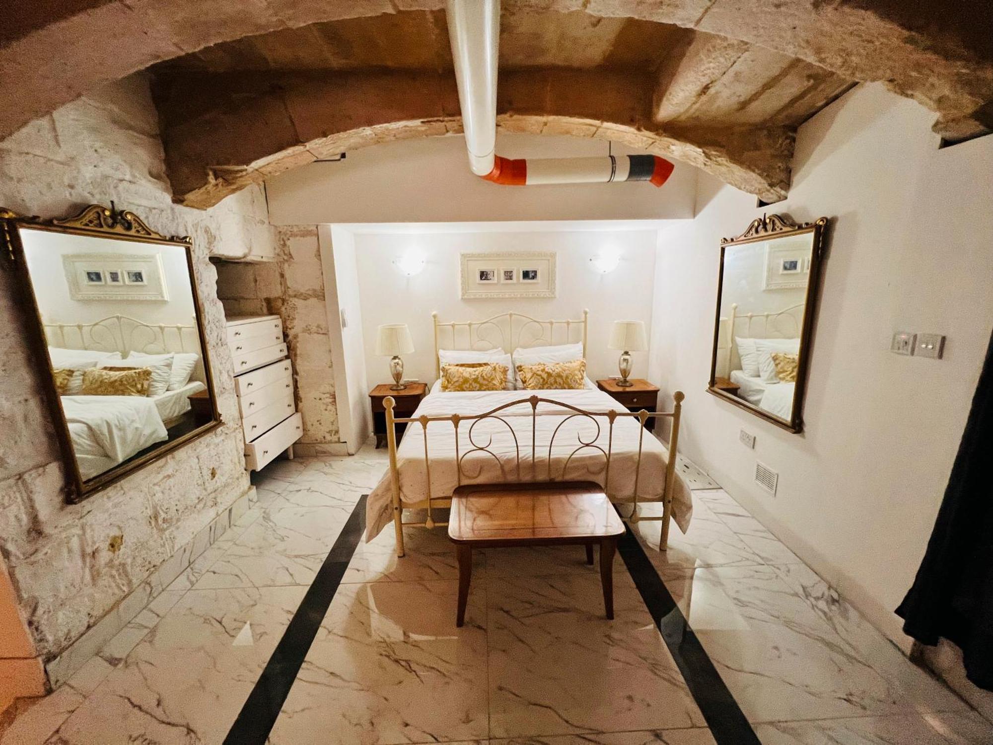 Charming Townhouse Prime Area Valletta Valeta Exterior foto