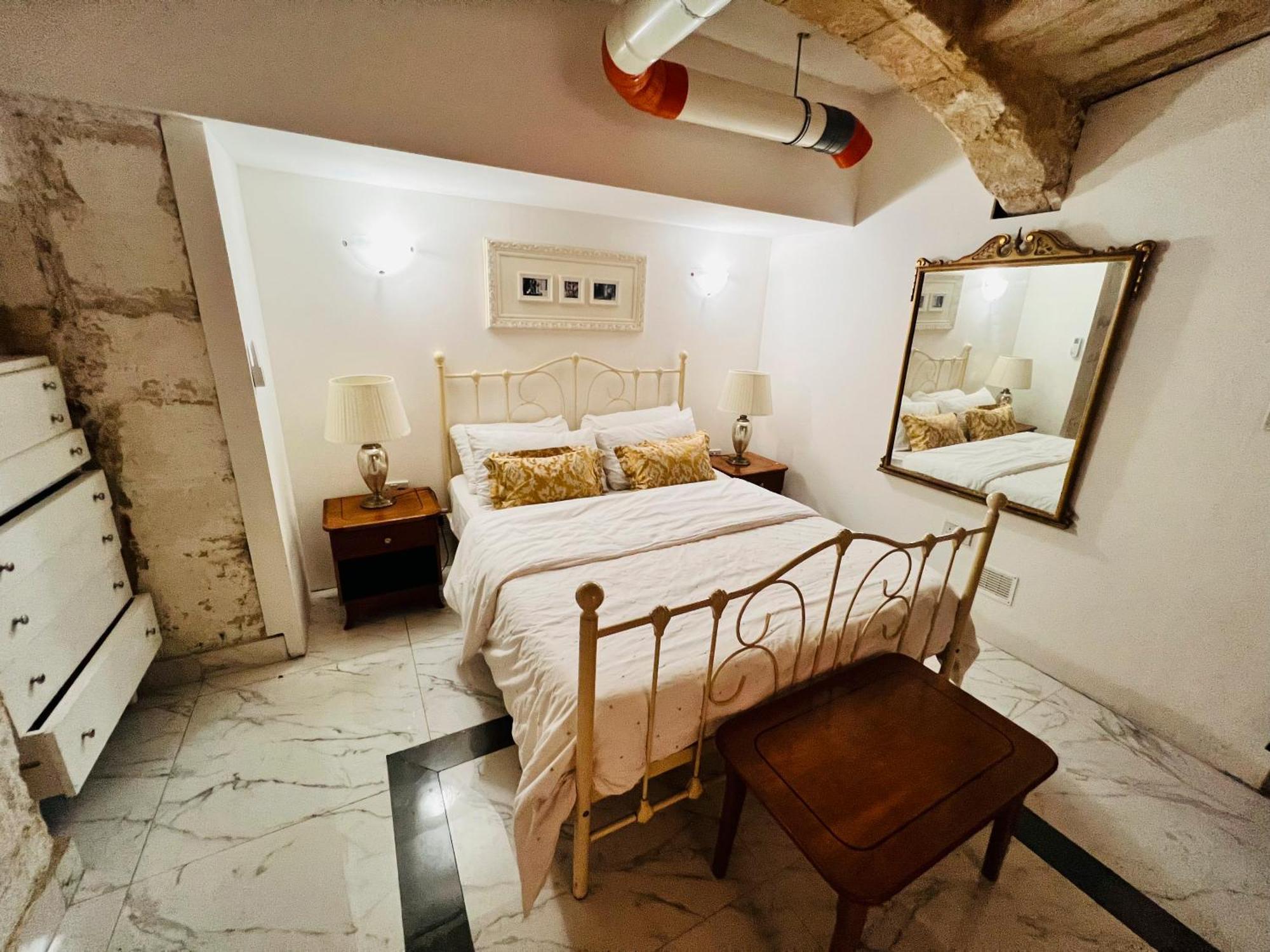 Charming Townhouse Prime Area Valletta Valeta Exterior foto