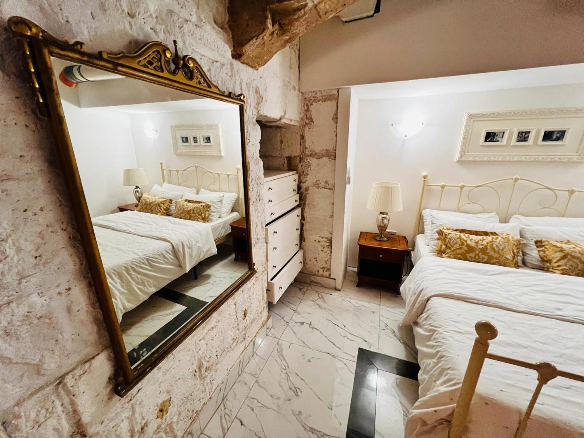Charming Townhouse Prime Area Valletta Valeta Exterior foto