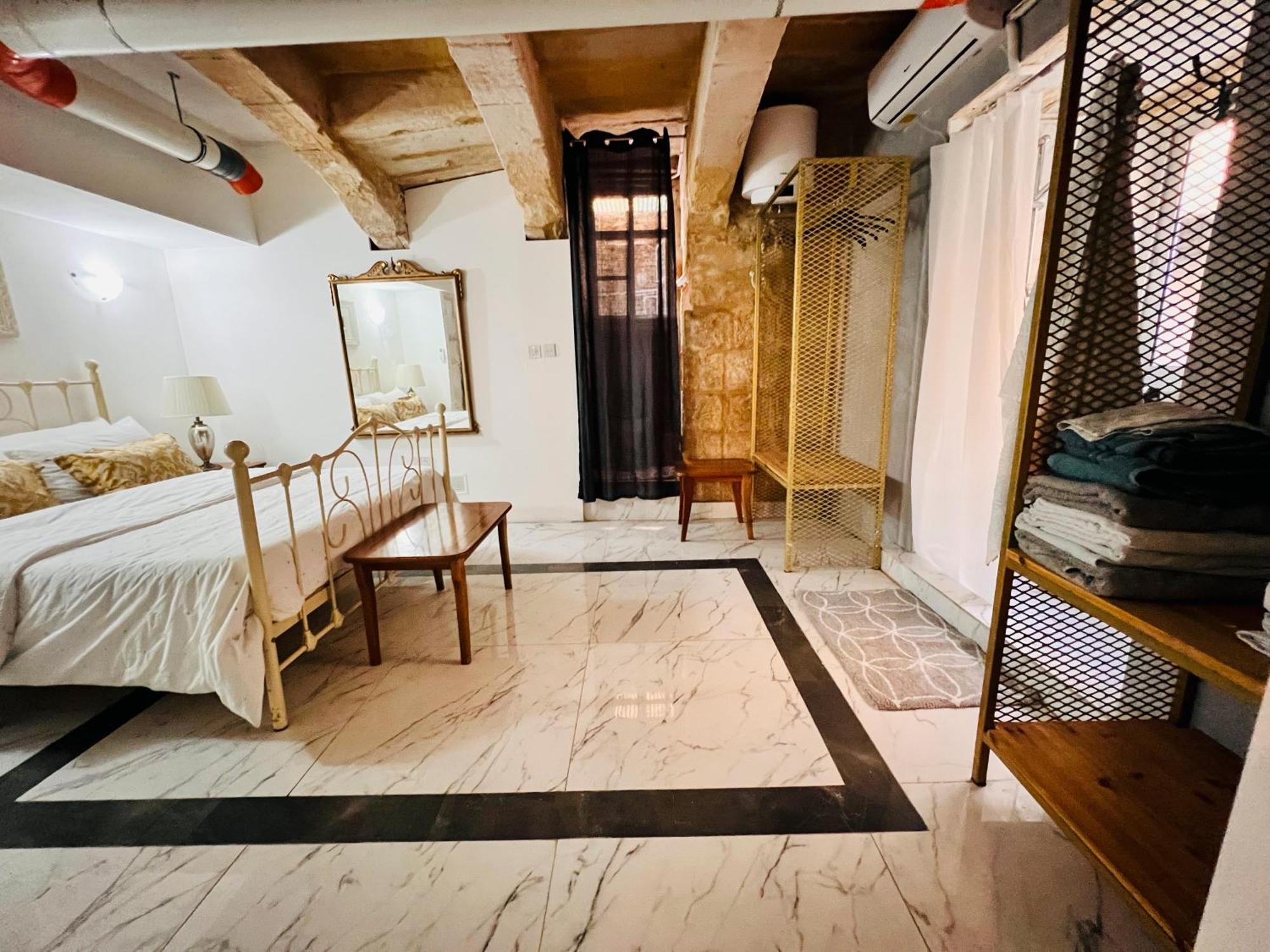 Charming Townhouse Prime Area Valletta Valeta Exterior foto